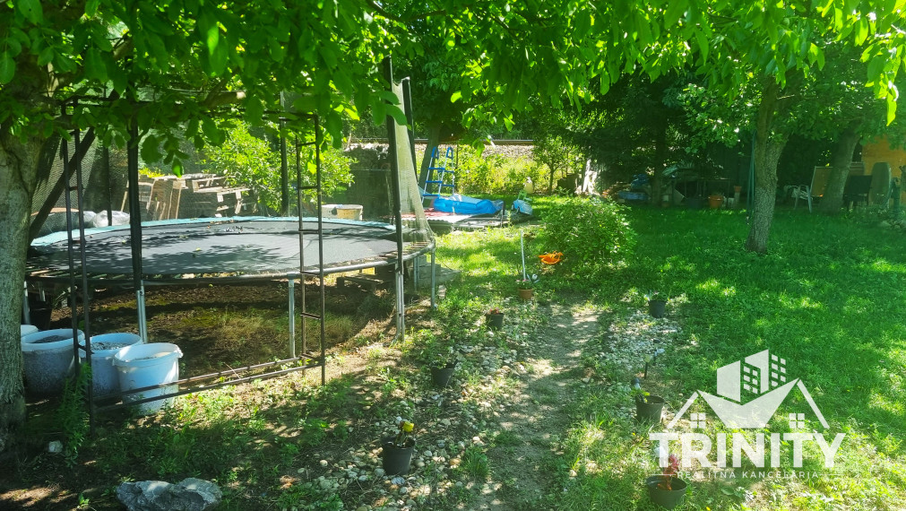 Na predaj pekná záhrada v Nových Zámkoch