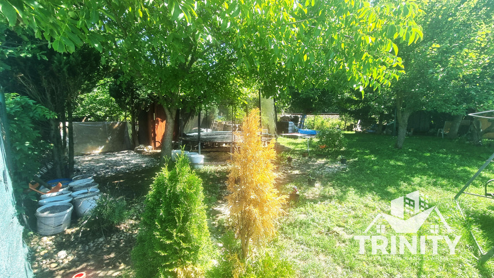 Na predaj pekná záhrada v Nových Zámkoch