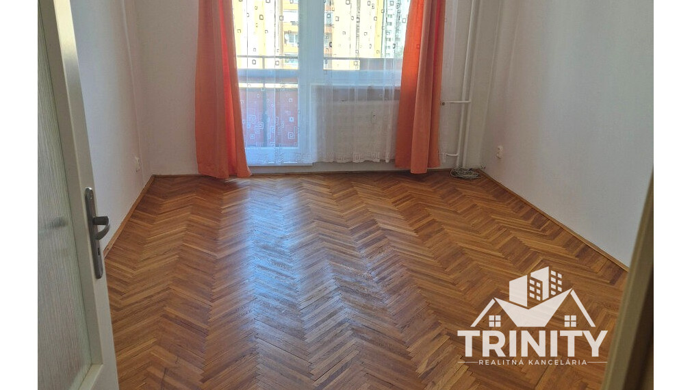 Na predaj 2-izbový byt s dvomi balkónmi v meste Nové Zámky