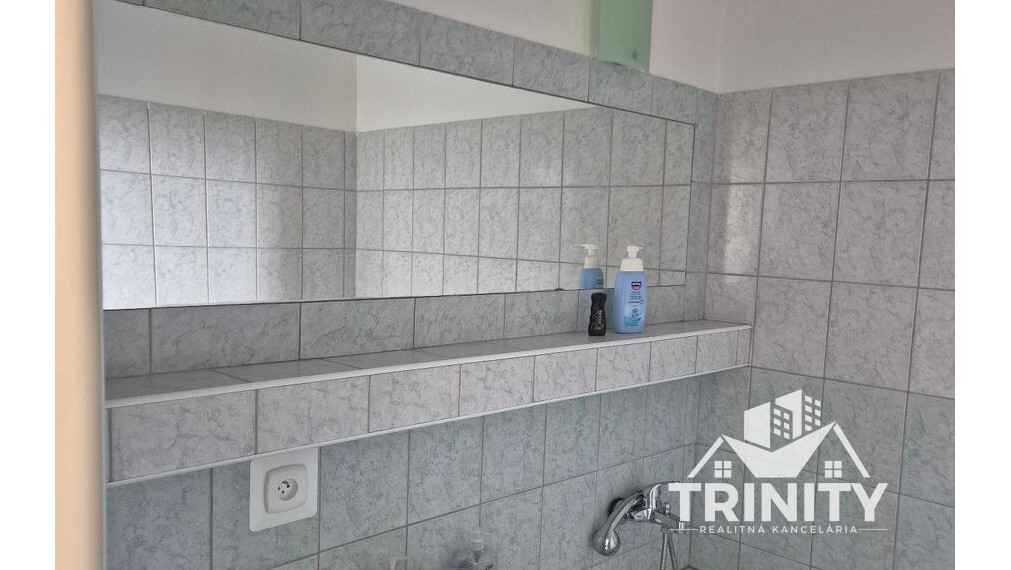 Na predaj 2-izbový byt s dvomi balkónmi v meste Nové Zámky