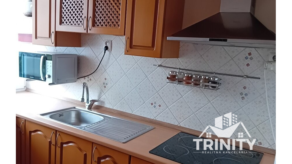 Na predaj 3-izbový byt v 4-bytovke v obci Semerovo