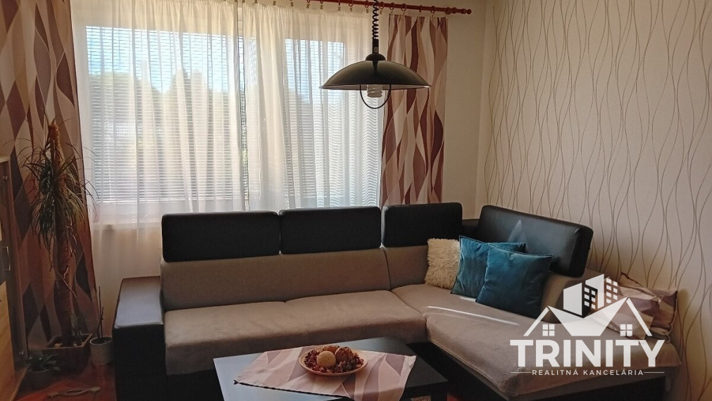 Na predaj 3-izbový byt v 4-bytovke v obci Semerovo