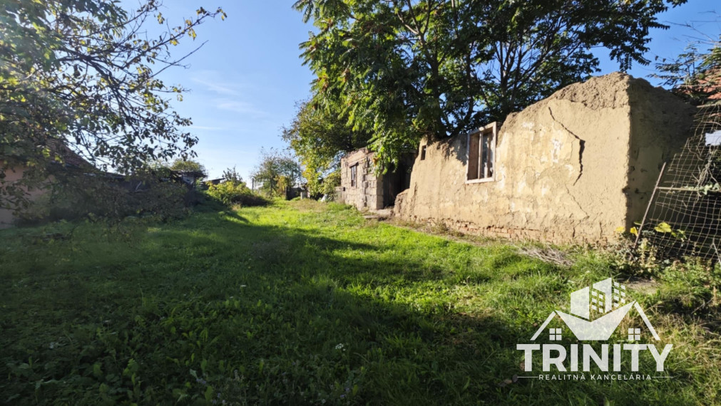 Na predaj stavebný pozemok v obci Trávnica