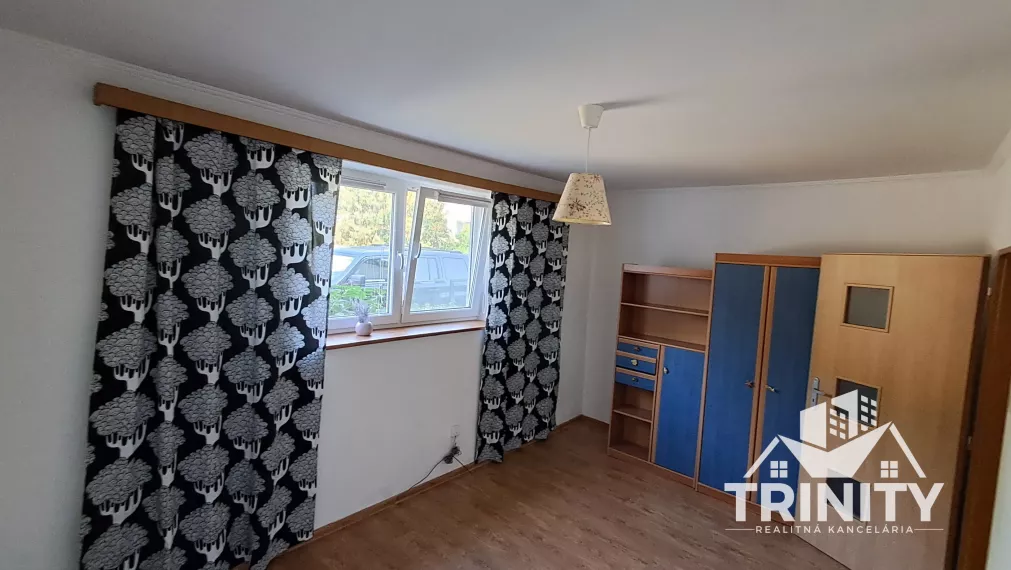 Na predaj 2-izbový dom s velkým pozemkom v obci Palárikovo, Ivestičná príležitosť!