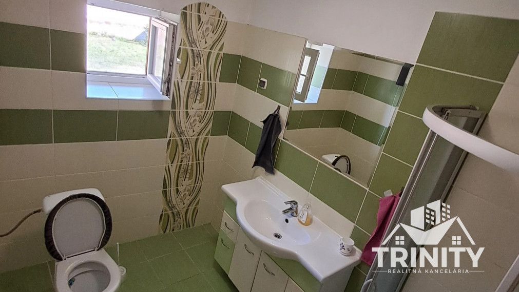 Na predaj 2-izbový dom s velkým pozemkom v obci Palárikovo, Ivestičná príležitosť!