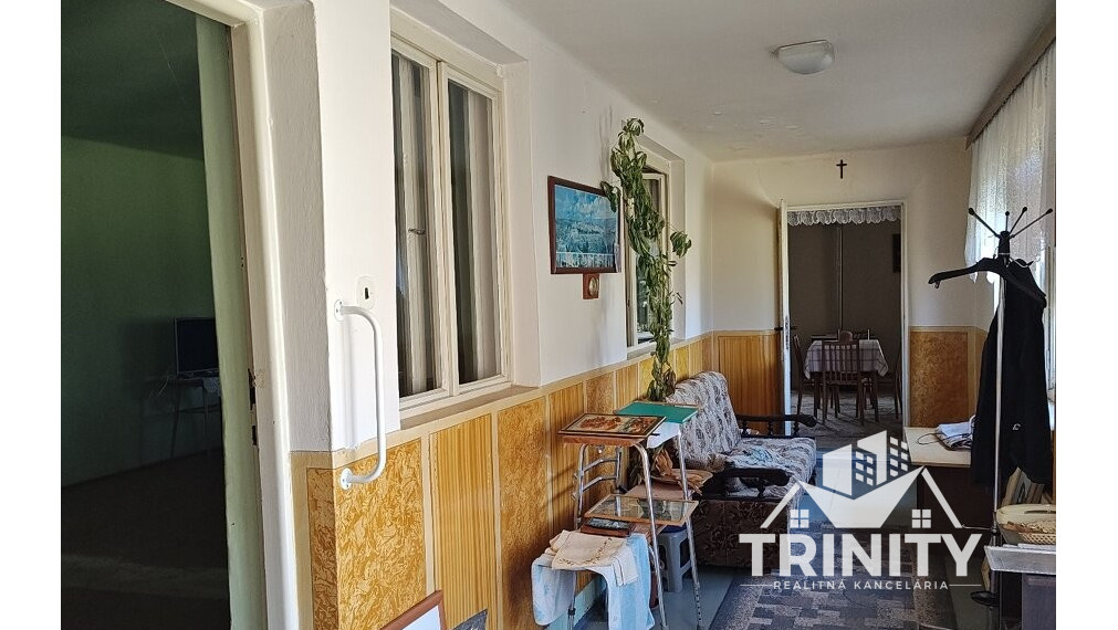 Na predaj 4-izbový rodinný dom s veľkým pozemkom v obci Imeľ