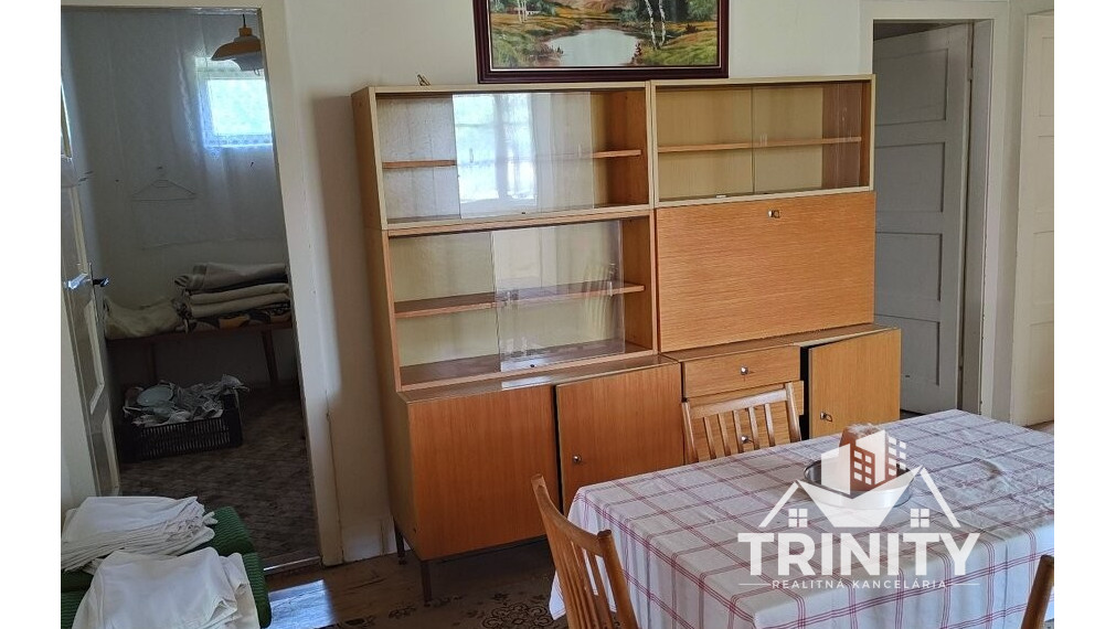 Na predaj 4-izbový rodinný dom s veľkým pozemkom v obci Imeľ