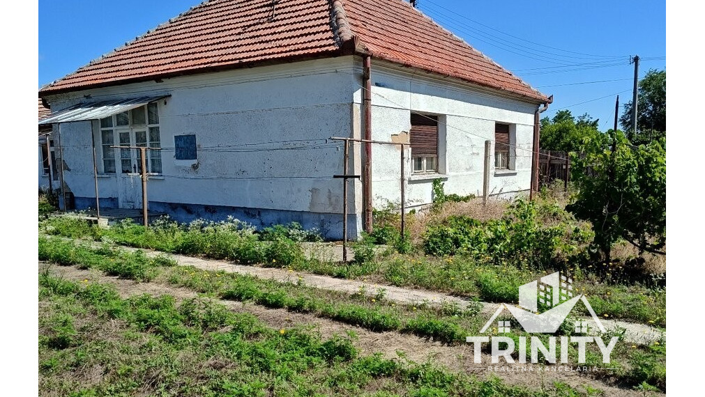 Na predaj 4-izbový rodinný dom s veľkým pozemkom v obci Imeľ