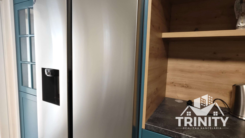 EXKLUZÍVNE - Na prenájom 4-izbový rodinný dom v Nových Zámkoch