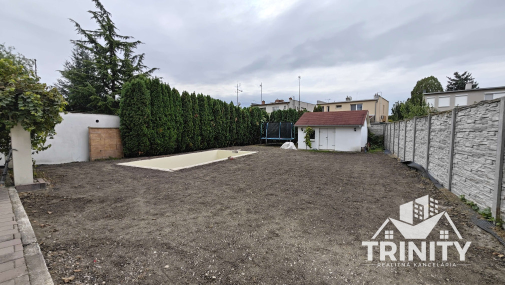 EXKLUZÍVNE - Na prenájom 4-izbový rodinný dom v Nových Zámkoch