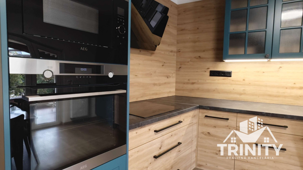 EXKLUZÍVNE - Na prenájom 4-izbový rodinný dom v Nových Zámkoch