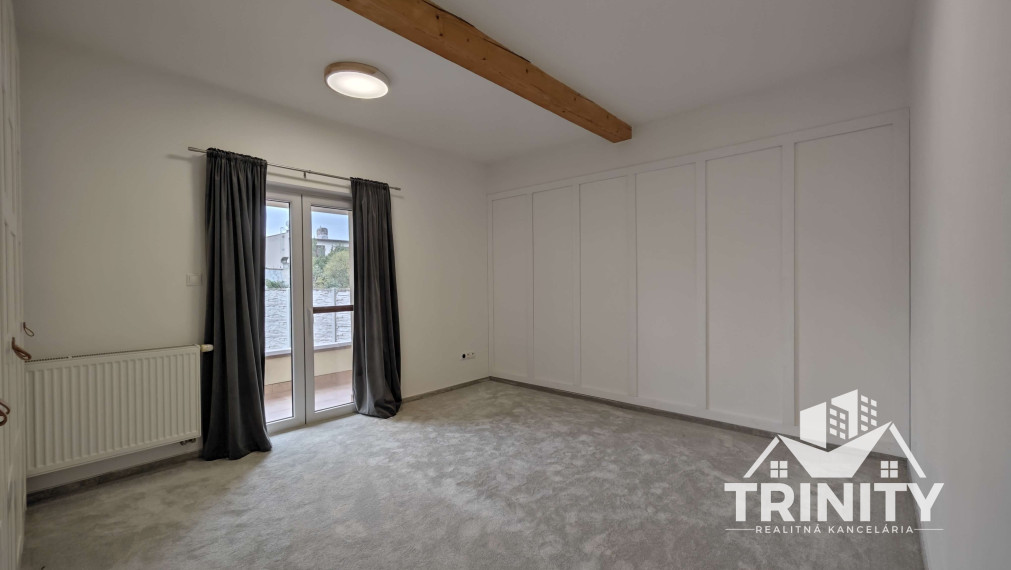 EXKLUZÍVNE - Na prenájom 4-izbový rodinný dom v Nových Zámkoch