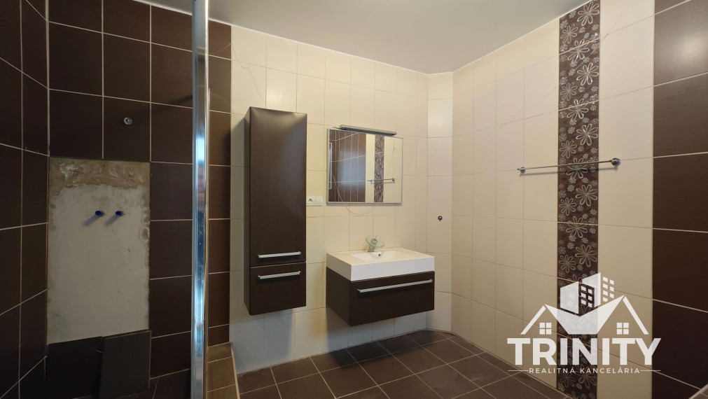 Na predaj rodinný dom s garážou v meste Nové Zámky