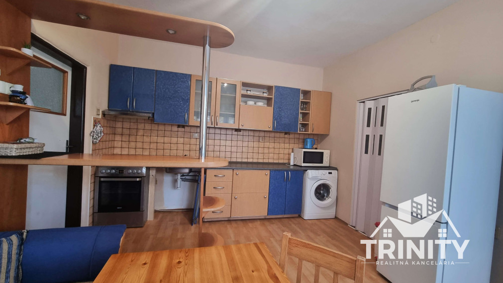 Na prenájom zariadený 1-izbový byt v rodinnom dome v meste Nové Zámky