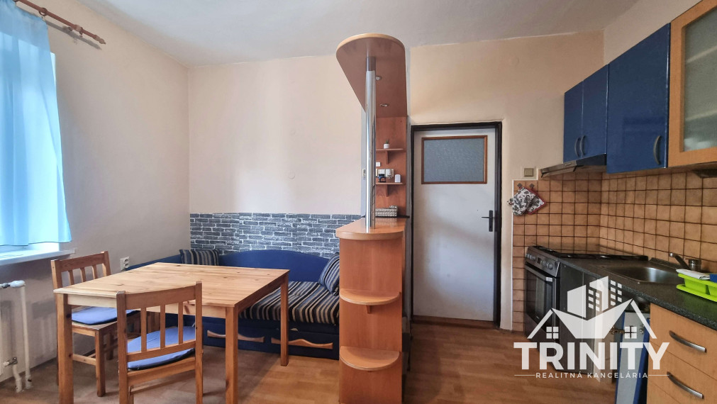Na prenájom zariadený 1-izbový byt v rodinnom dome v meste Nové Zámky