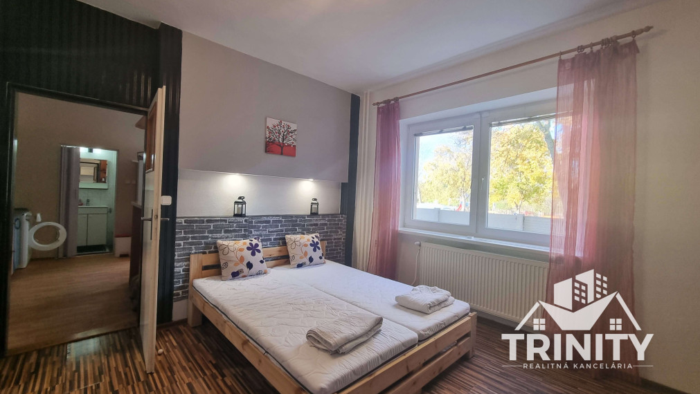 Na prenájom zariadený 1-izbový byt v rodinnom dome v meste Nové Zámky