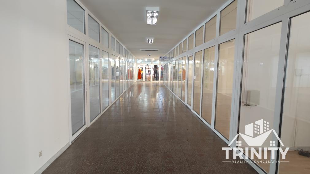 Na prenájom obchodný priestor v centre mesta Nové Zámky