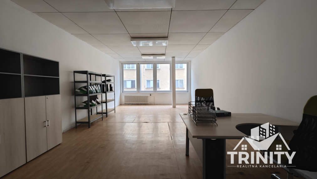 Na prenájom obchodný priestor v centre mesta Nové Zámky