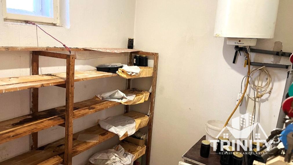 Na predaj tehlový 4-izbový rodinný dom v obci Bánov