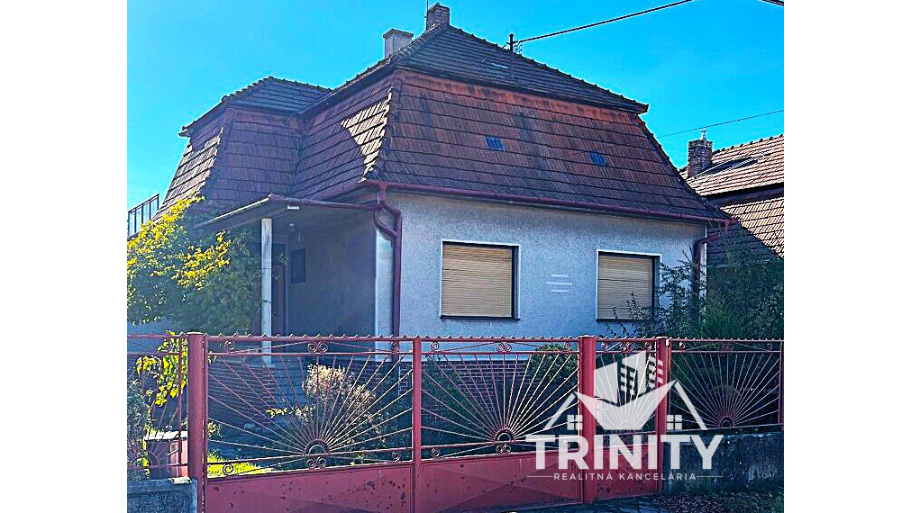 Na predaj tehlový 4-izbový rodinný dom v obci Bánov