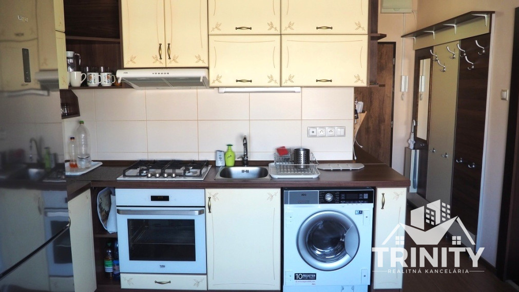 Na prenájom kompletne zariadený 1-izbový byt v meste Nové Zámky