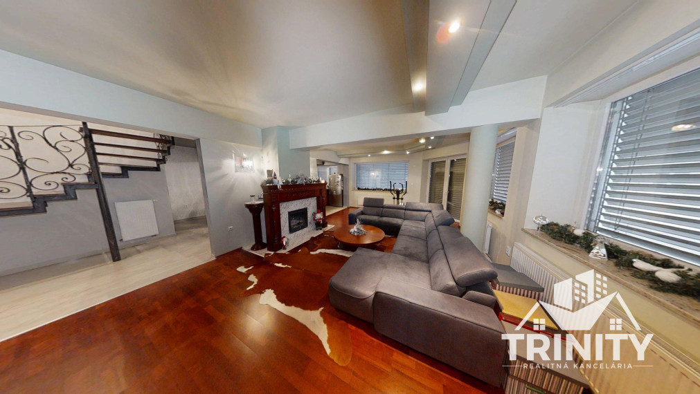 Na prenájom luxusný byt s terasou v centre mesta Nových Zámkov