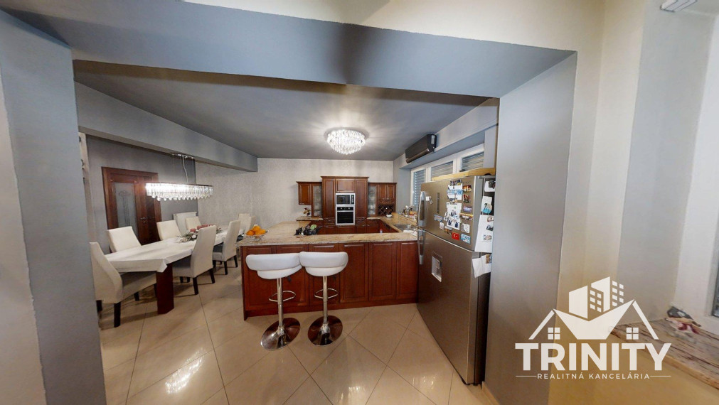 Na prenájom luxusný byt s terasou v centre mesta Nových Zámkov