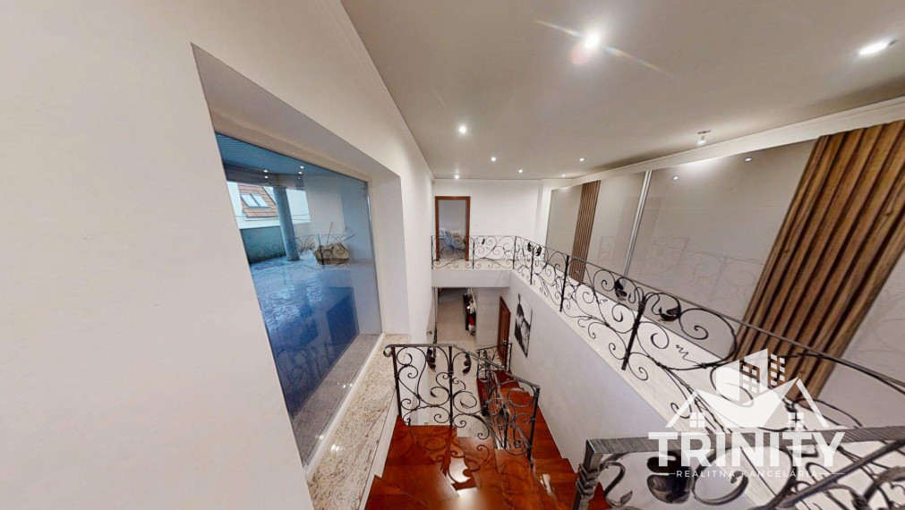 Na prenájom luxusný byt s terasou v centre mesta Nových Zámkov