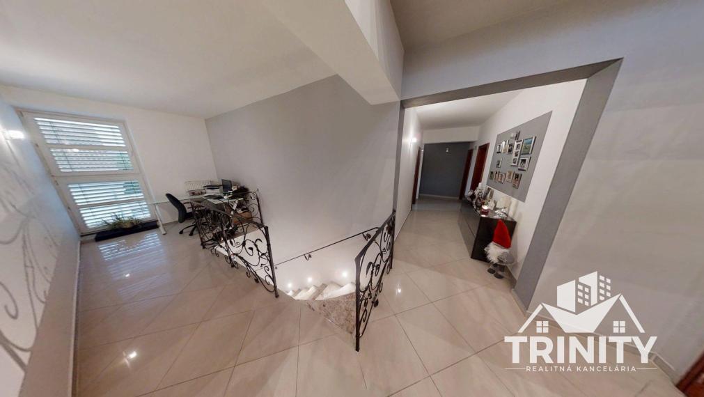 Na prenájom luxusný byt s terasou v centre mesta Nových Zámkov