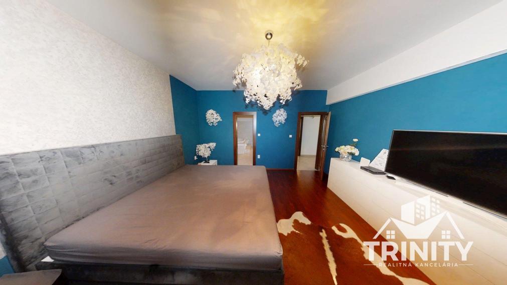 Na prenájom luxusný byt s terasou v centre mesta Nových Zámkov