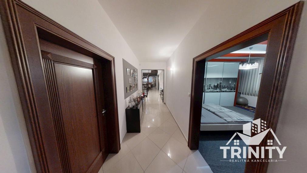 Na prenájom luxusný byt s terasou v centre mesta Nových Zámkov