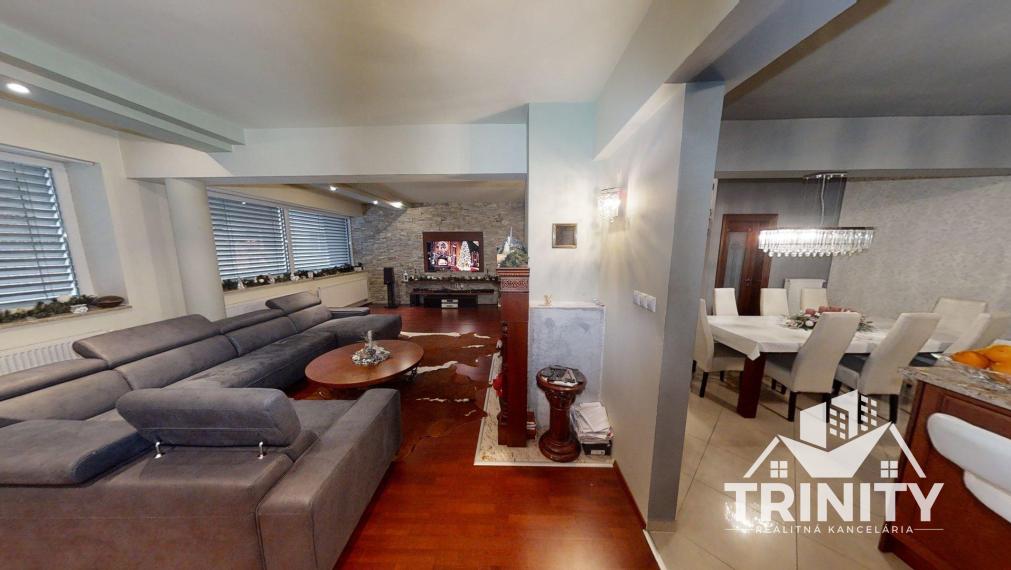 Na prenájom luxusný byt s terasou v centre mesta Nových Zámkov