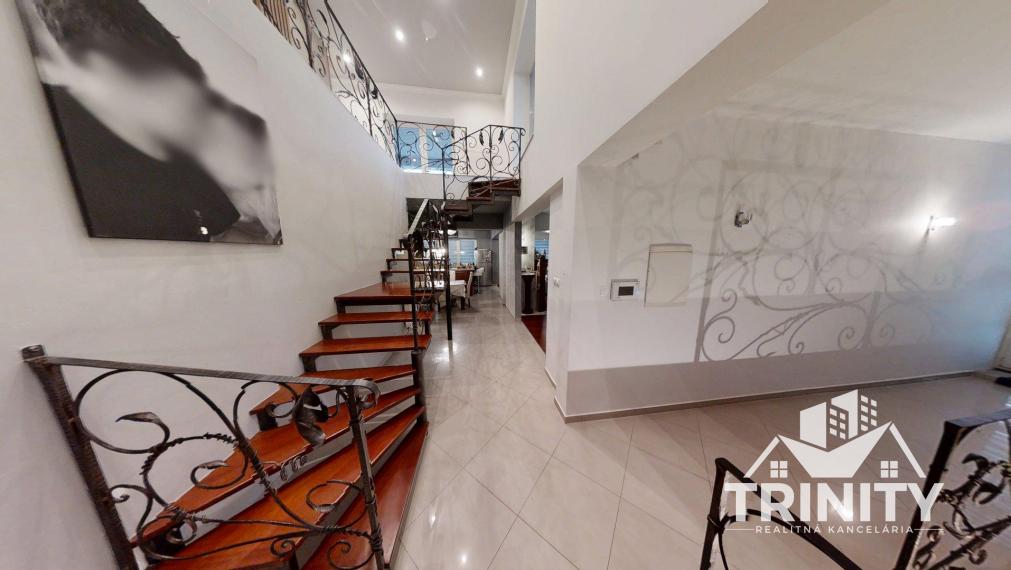 Na prenájom luxusný byt s terasou v centre mesta Nových Zámkov