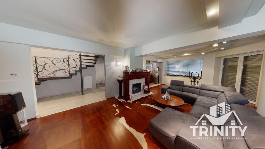 Na prenájom luxusný byt s terasou v centre mesta Nových Zámkov