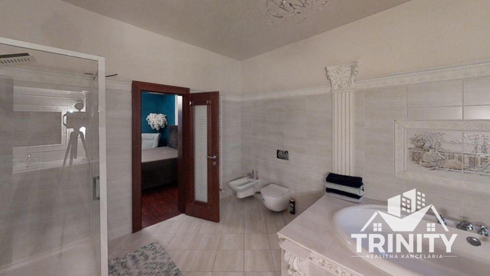 Na prenájom luxusný byt s terasou v centre mesta Nových Zámkov