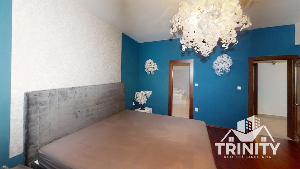 Na prenájom luxusný byt s terasou v centre mesta Nových Zámkov