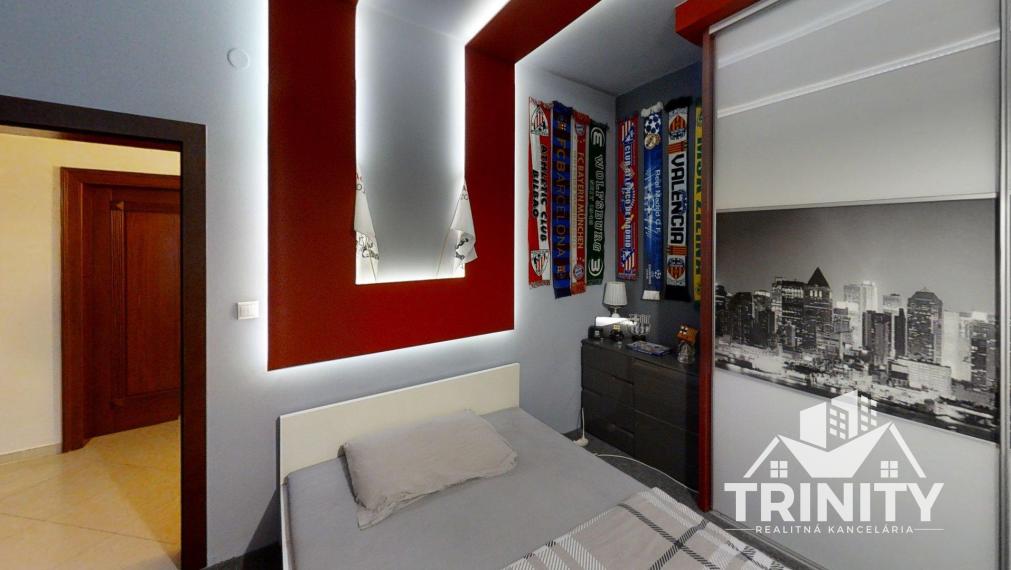 Na prenájom luxusný byt s terasou v centre mesta Nových Zámkov