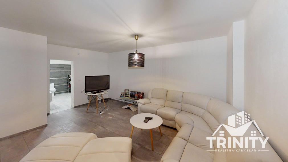 Na prenájom luxusný byt s terasou v centre mesta Nových Zámkov