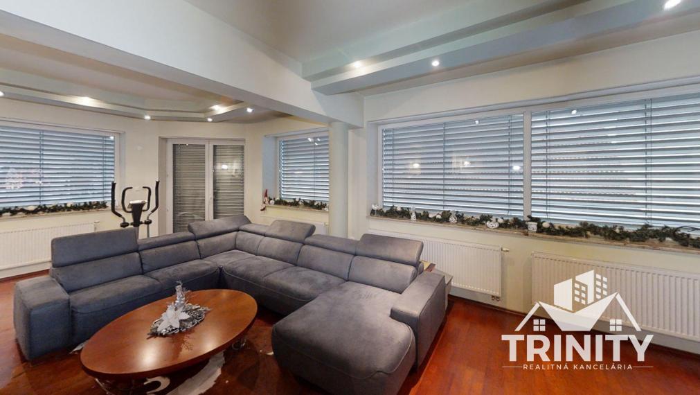 Na prenájom luxusný byt s terasou v centre mesta Nových Zámkov