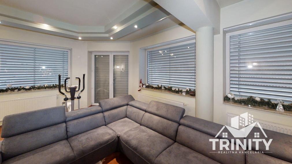 Na prenájom luxusný byt s terasou v centre mesta Nových Zámkov