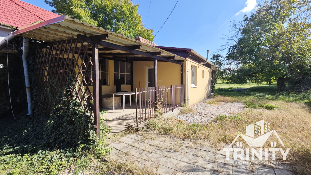 Na predaj Podlažný rodinný dom / Penzión v obci Radava