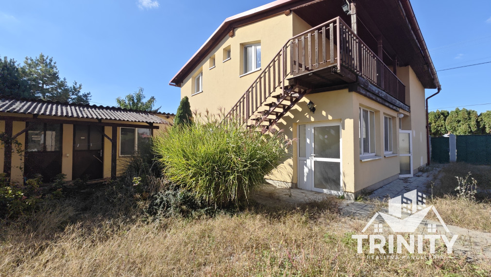 Na predaj Podlažný rodinný dom / Penzión v obci Radava