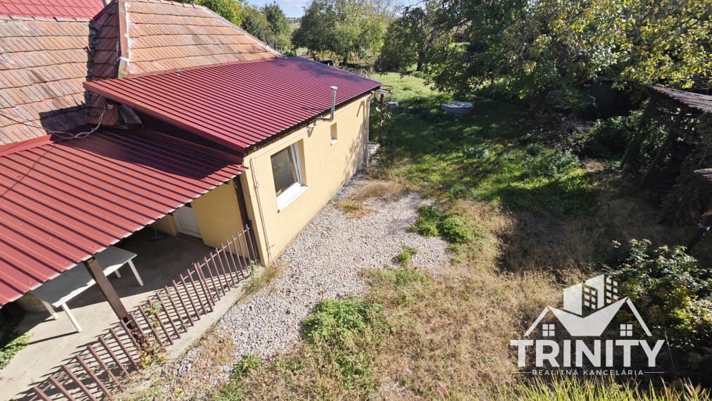 Na predaj Podlažný rodinný dom / Penzión v obci Radava