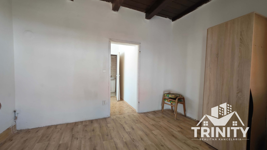 Na predaj Podlažný rodinný dom / Penzión v obci Radava