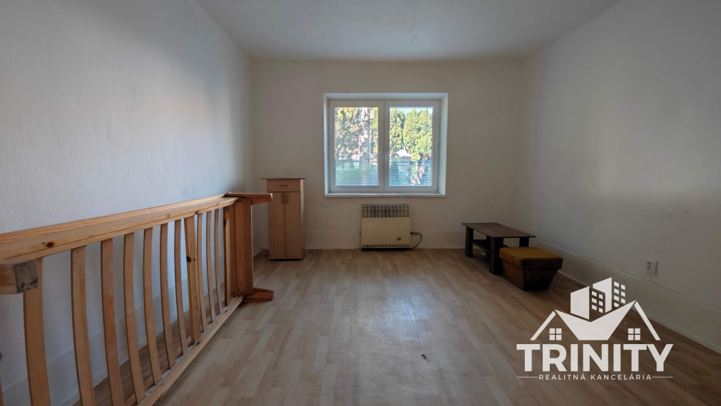 Na predaj Podlažný rodinný dom / Penzión v obci Radava