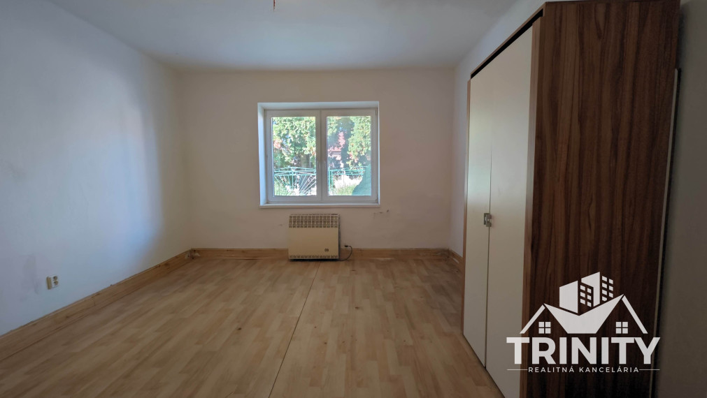 Na predaj Podlažný rodinný dom / Penzión v obci Radava