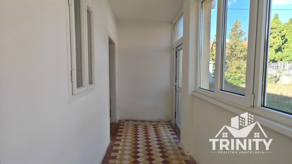 Na predaj Podlažný rodinný dom / Penzión v obci Radava