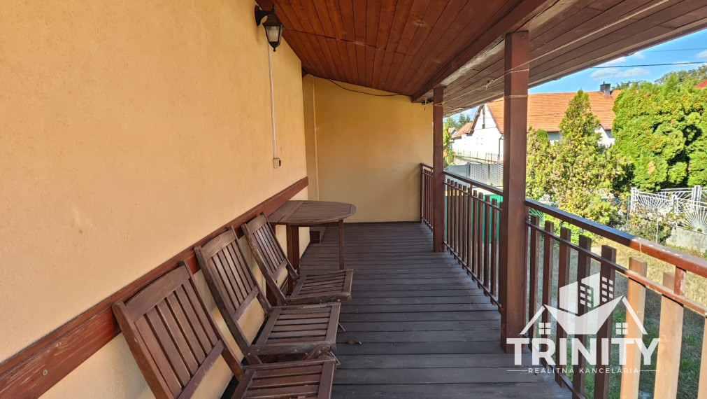 Na predaj Podlažný rodinný dom / Penzión v obci Radava