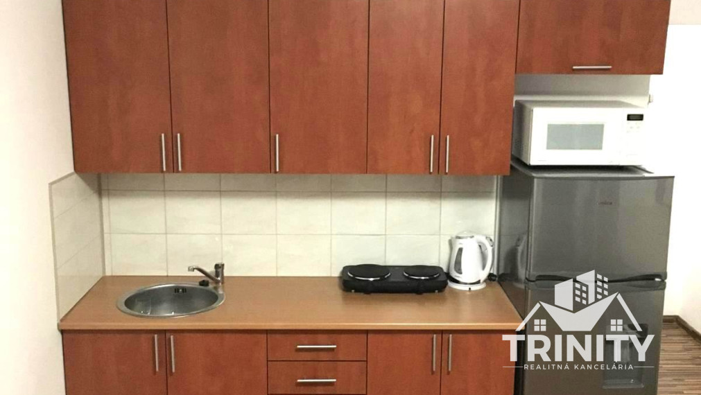 Na prenájom zariadená garsónka v Nových Zámkoch