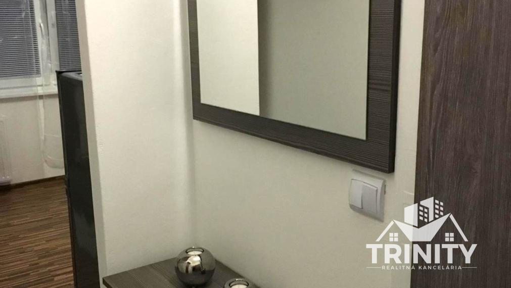 Na prenájom zariadená garsónka v Nových Zámkoch